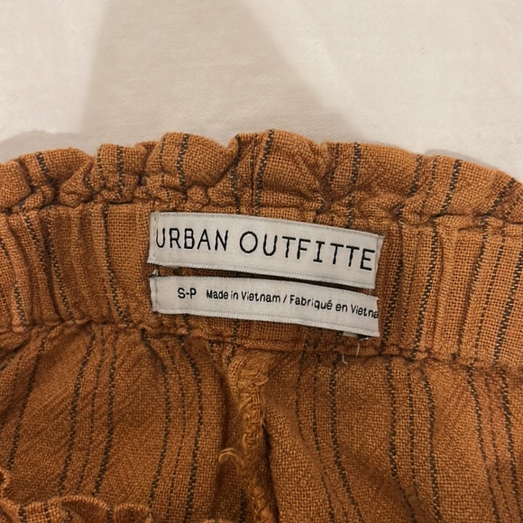 Shorts - Picture 3 of 4